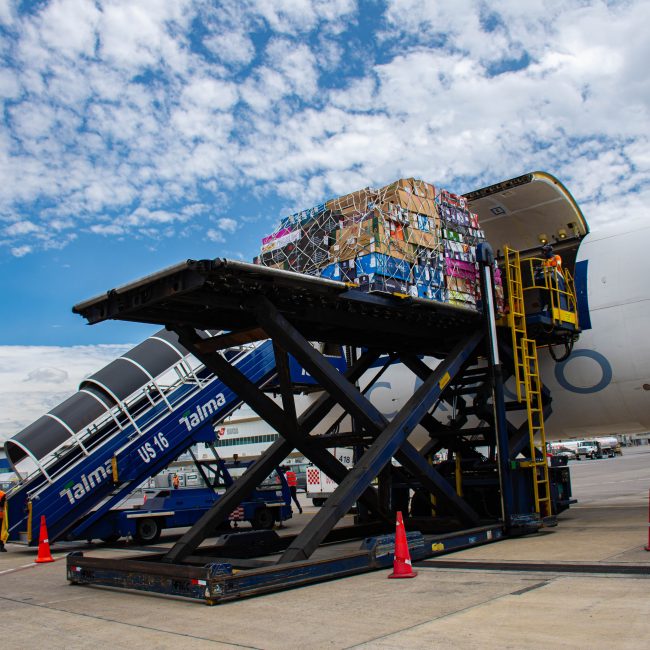 Avion de carga latam